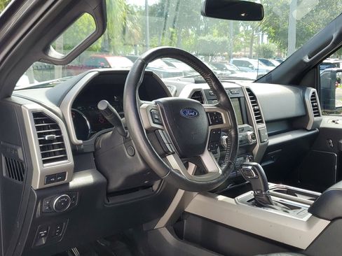 Used 2019 Ford F150 Lariat w/ Equipment Group 502A Luxury AWD/4WD image 10