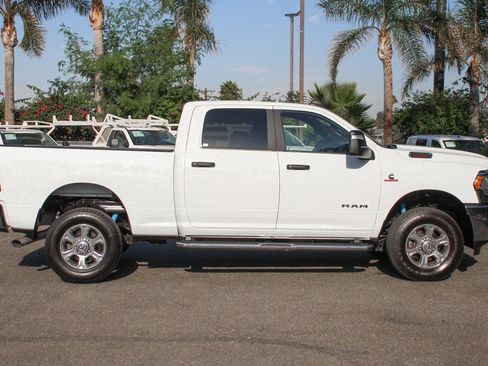 Used 2024 RAM 2500 Big Horn w/ Off Road Package image 9