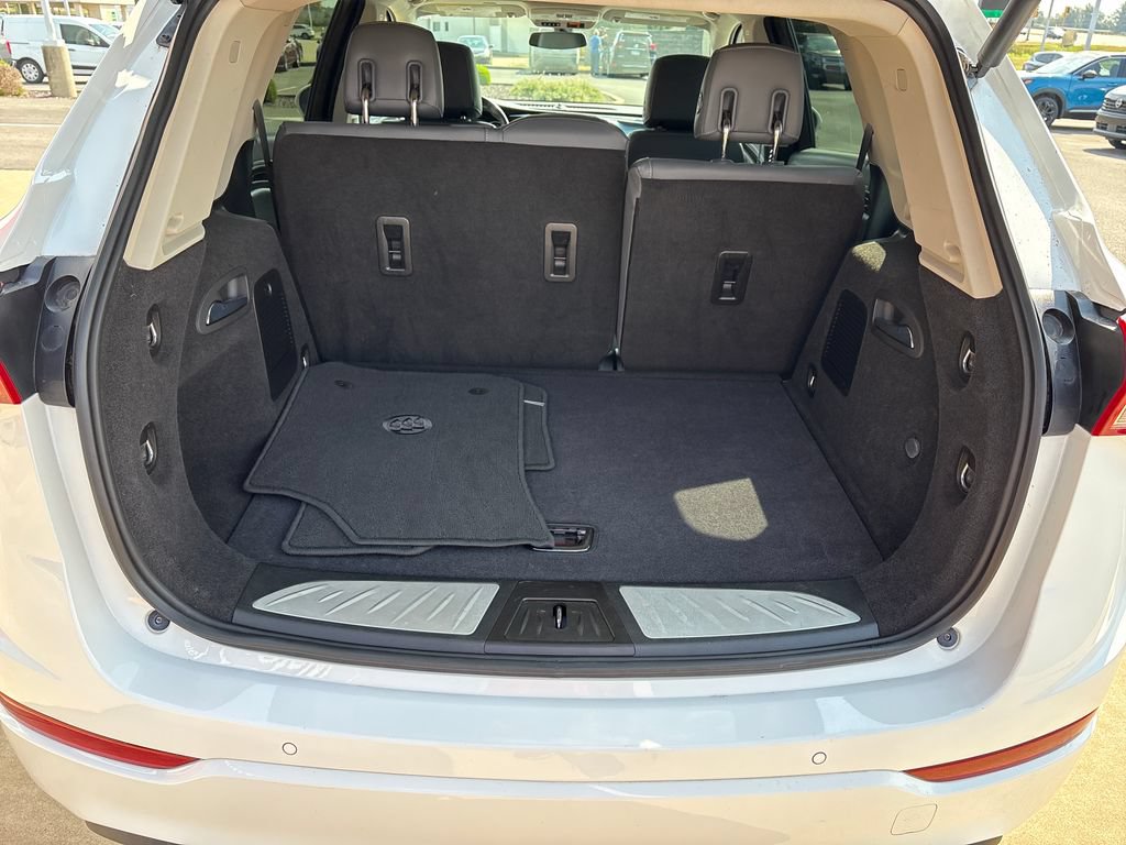 Used 2019 Buick Envision Essence w/ LPO, Interior Luxury Package FWD image 23