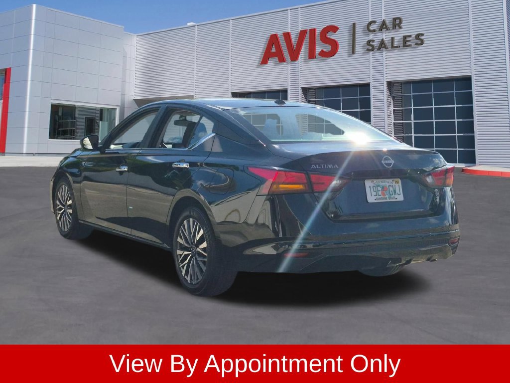 Used 2025 Nissan Altima 2.5 SV FWD image 9