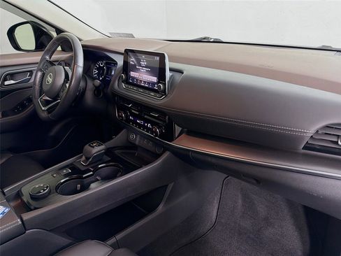 Used 2021 Nissan Rogue SV w/ Premium Package image 29