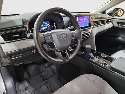 Certified 2025 Toyota Camry LE image 9