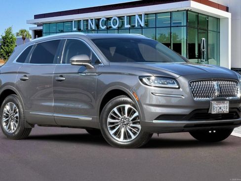 Certified 2021 Lincoln Nautilus FWD w/ Equipment Group 101A image 2