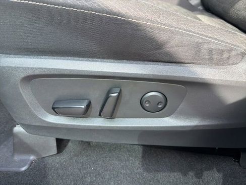 Used 2022 Nissan Pathfinder SV FWD image 25