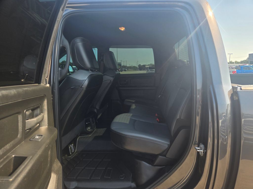 Used 2022 RAM 3500 Tradesman w/ Chrome Appearance Group AWD/4WD image 8