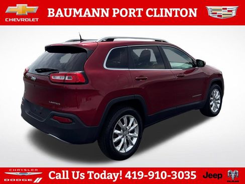 Used 2017 Jeep Cherokee Limited AWD/4WD image 7