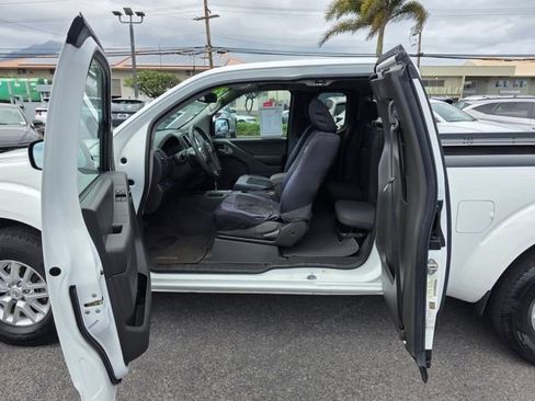 Used 2019 Nissan Frontier SV w/ Value Truck Package image 9