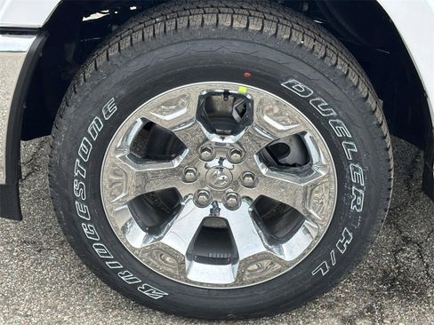 New 2026 RAM 1500 4x4 Crew Cab image 8