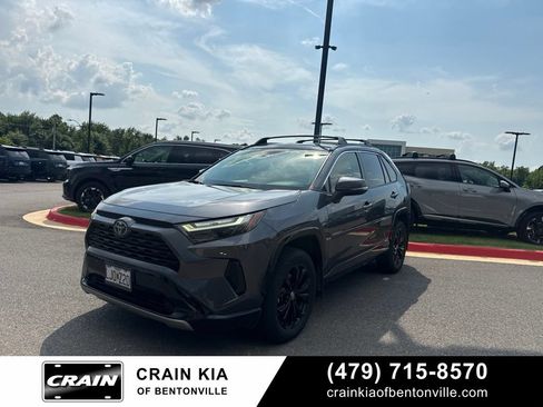 Used 2022 Toyota RAV4 SE AWD/4WD image 6