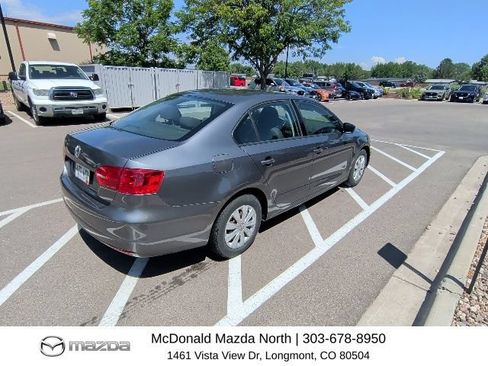 Used 2011 Volkswagen Jetta S FWD image 3