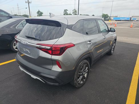 Used 2023 Kia Seltos LX AWD/4WD image 6