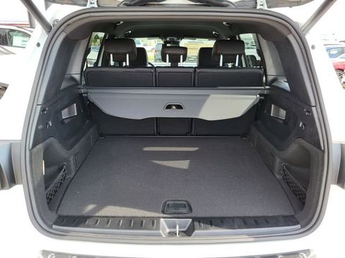New 2025 Mercedes-Benz GLB 250 4MATIC image 7