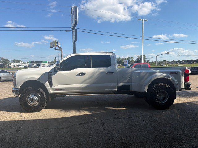 Used 2023 Ford F350 Lariat w/ Lariat Ultimate Package AWD/4WD image 9