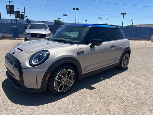 Used 2022 MINI Cooper SE FWD image 8