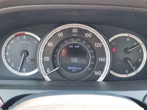Used 2017 Honda Accord Touring image 10