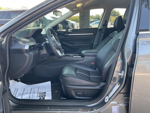 Used 2024 Nissan Altima 2.5 SR FWD image 8