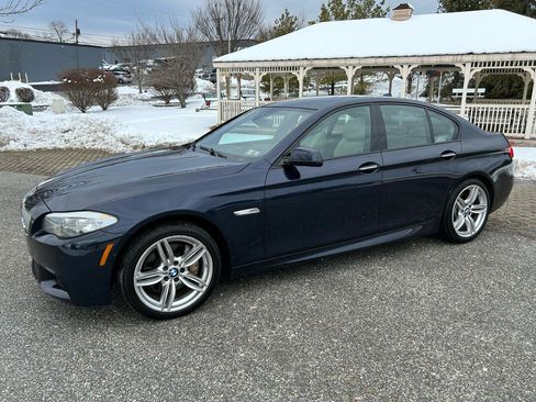 Used 2013 BMW 550i xDrive Sedan image 9