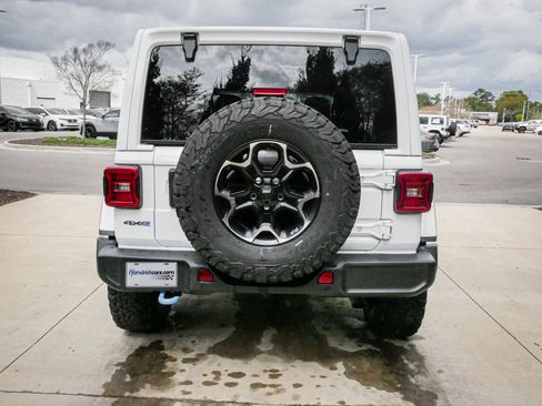 Used 2022 Jeep Wrangler Unlimited Rubicon 4xe w/ Cold Weather Group image 10