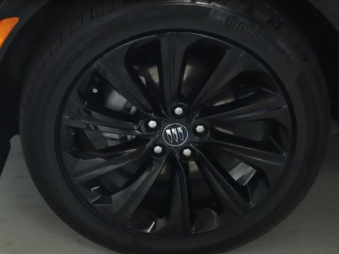 Used 2024 Buick Envista Sport Touring w/ Convenience I Package FWD image 38