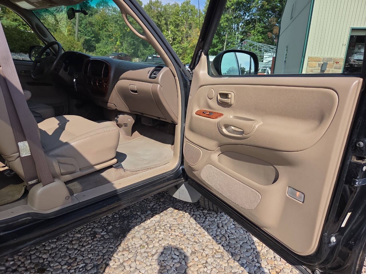 Used 2001 Toyota Tundra Limited w/ Off-Road Pkg AWD/4WD image 34