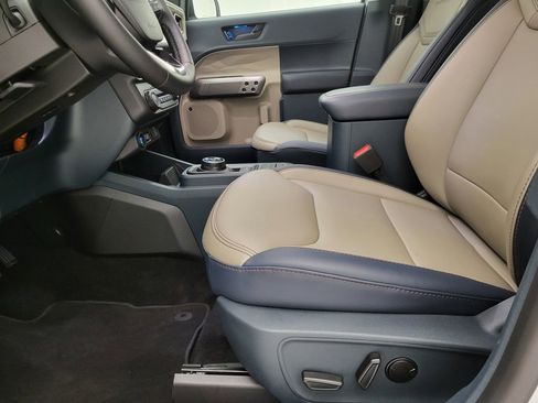 Used 2025 Ford Maverick Lariat w/ 4K Tow Package AWD/4WD image 3