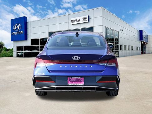 Used 2025 Hyundai Elantra SEL FWD image 6