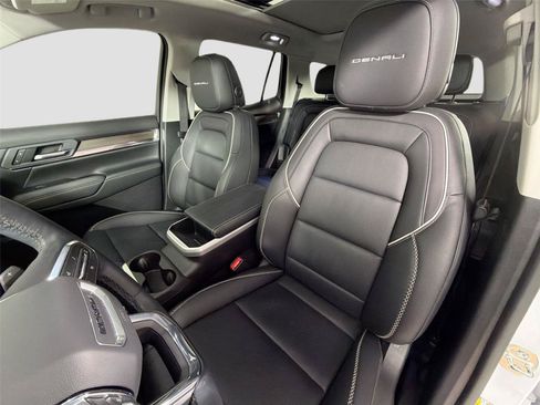 Used 2026 GMC Terrain Denali AWD/4WD image 19