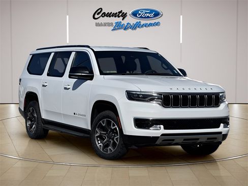 Used 2024 Jeep Wagoneer L Series III w/ Flexible Seating Group image 1