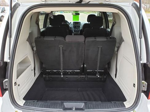 Used 2017 Dodge Grand Caravan SE w/ Power Window Group image 5