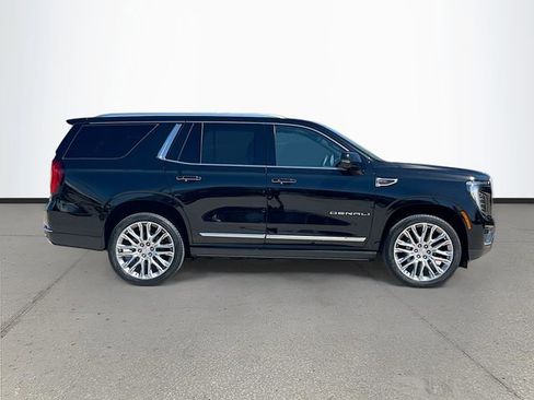 New 2026 GMC Yukon Denali w/ Denali Reserve Package image 3