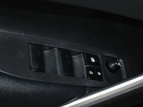 Used 2024 Toyota Corolla Cross AWD Hybrid w/ Convenience Package image 9
