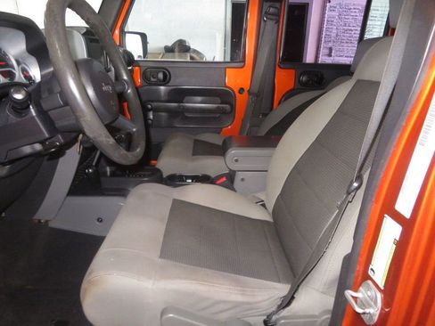 Used 2010 Jeep Wrangler Unlimited Sport w/ Black Appearance Group image 18