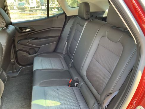 Used 2025 Chevrolet Trax LT image 34