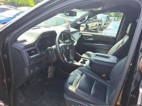 Used 2022 Chevrolet Suburban LT AWD/4WD image 3