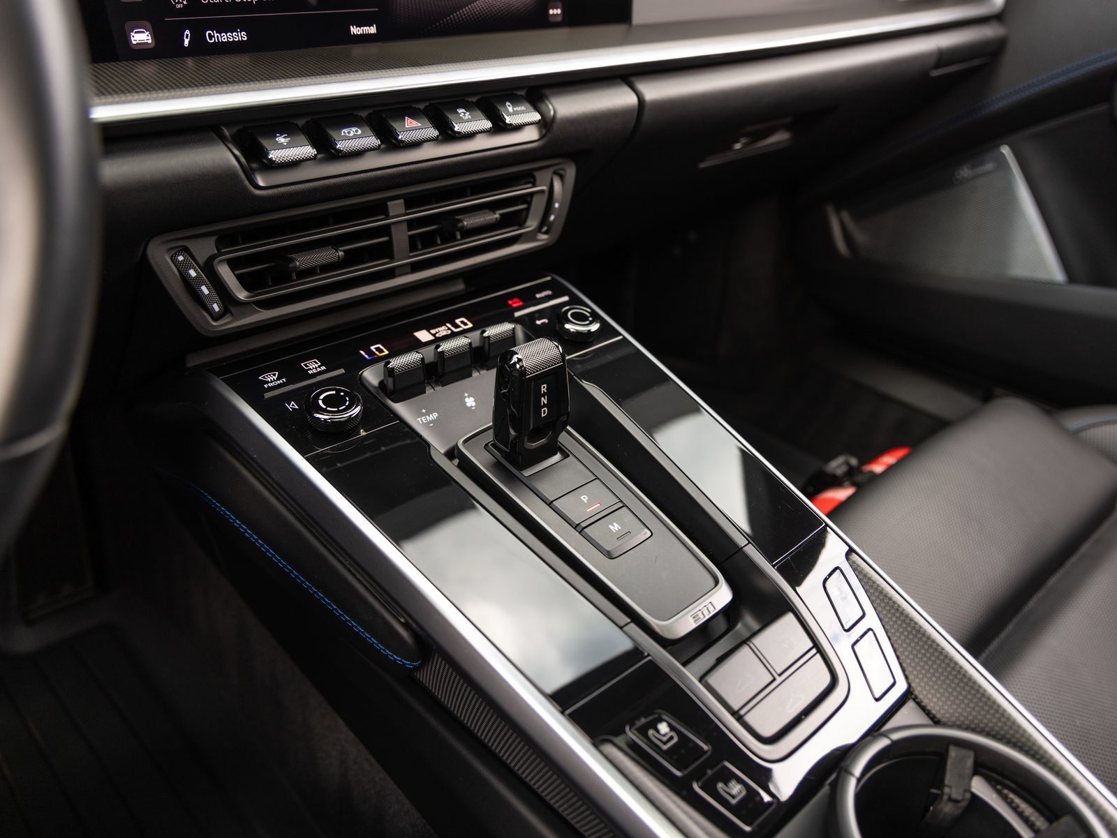 Certified 2022 Porsche 911 Turbo S AWD/4WD image 18