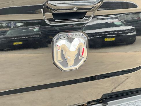 Used 2020 RAM 3500 Big Horn w/ Level 1 Equipment Group AWD/4WD image 17