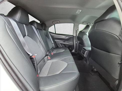 Used 2022 Toyota Camry SE FWD image 18