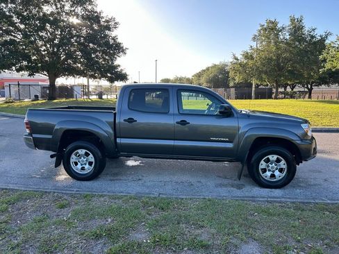 Used 2015 Toyota Tacoma PreRunner w/ SR5 Package RWD image 6