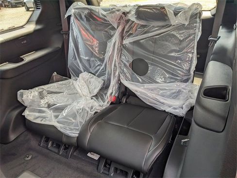 New 2025 Jeep Grand Cherokee L Limited image 11