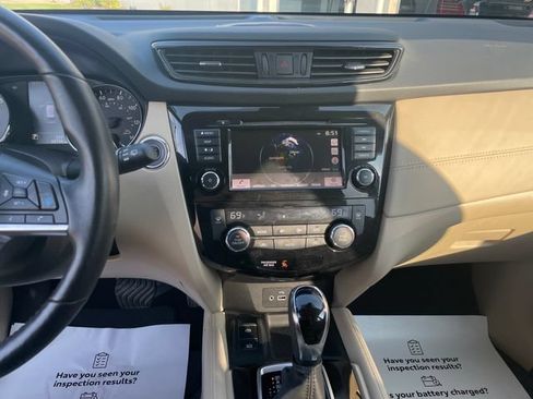 Used 2018 Nissan Rogue SL w/ Premium Package AWD/4WD image 19