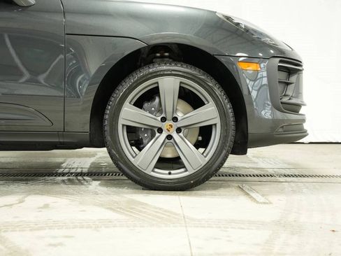 Used 2025 Porsche Macan image 41