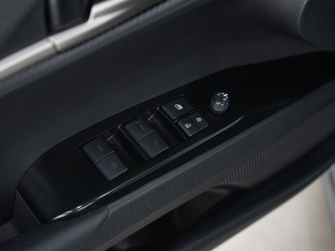 Used 2025 Toyota Camry SE image 17