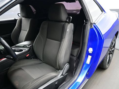 Used 2018 Dodge Challenger SXT w/ Blacktop Package RWD image 11