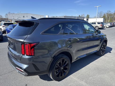 Used 2022 Kia Sorento SX image 8