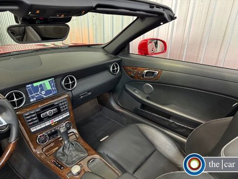 Used 2013 Mercedes-Benz SLK 250 image 16