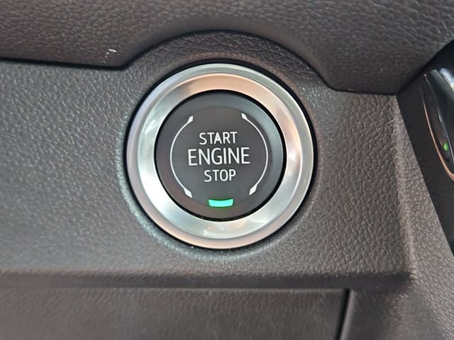 Used 2025 Chevrolet Traverse LT w/ Midnight/Sport Edition FWD image 27