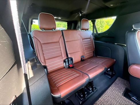Used 2023 GMC Yukon XL Denali Ultimate AWD/4WD image 25