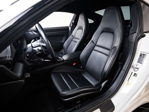 Certified 2023 Porsche 911 Carrera RWD image 5