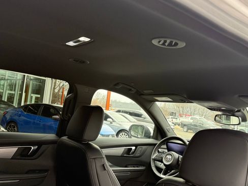 Used 2025 Buick Enclave Preferred image 20