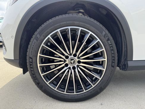 Certified 2025 Mercedes-Benz GLC 300 image 4